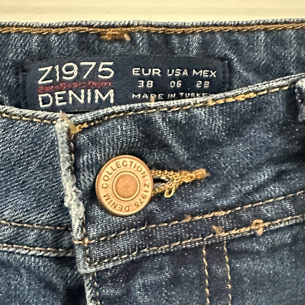 Classic Blue Distressed Women Jeans size 6 Zara Z1975 - Picture 3 of 15